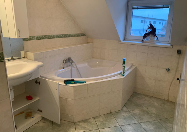 Rodinný dom Piešťany, Pod Párovcami – 4 izby, záhrada, výťah a garáž