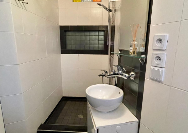 Moderný 3-izbák s predzáhradkou - bývanie s noblesou v srdci Starého Mesta