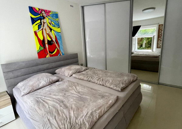 Moderný 3-izbák s predzáhradkou - bývanie s noblesou v srdci Starého Mesta