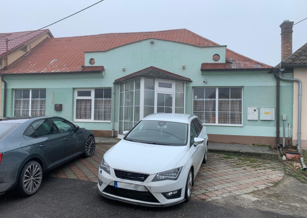 Flexibilný komerčný objekt obec Podolie, hala, veľký pozemok - výborná investícia s potenciálom