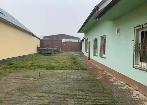 Flexibilný komerčný objekt obec Podolie, hala, veľký pozemok - výborná investícia s potenciálom