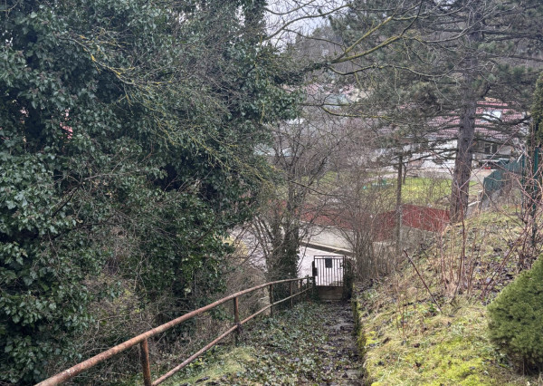 *Rezervované* RD v Banke pri Piešťanoch – pokoj, príroda a veľký pozemok