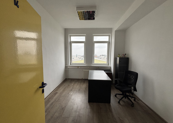 *Na prenájom* moderné kancelárske priestory, celé podlažie 335 m² v Piešťanoch