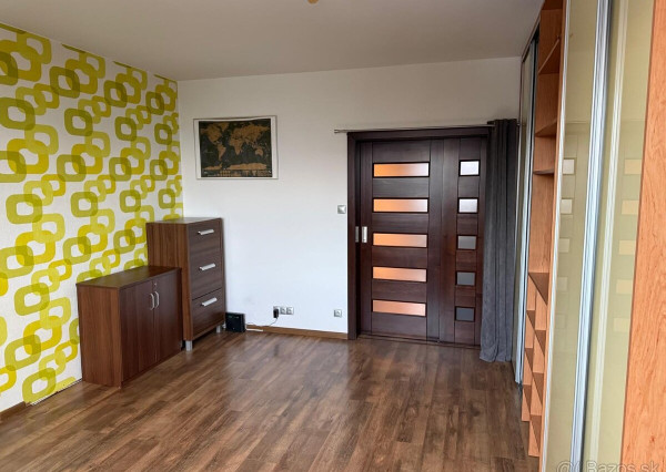 Predám útulný 3‑izbový byt s krásnym výhľadom – Považská Bystrica, sídlisko Rozkvet