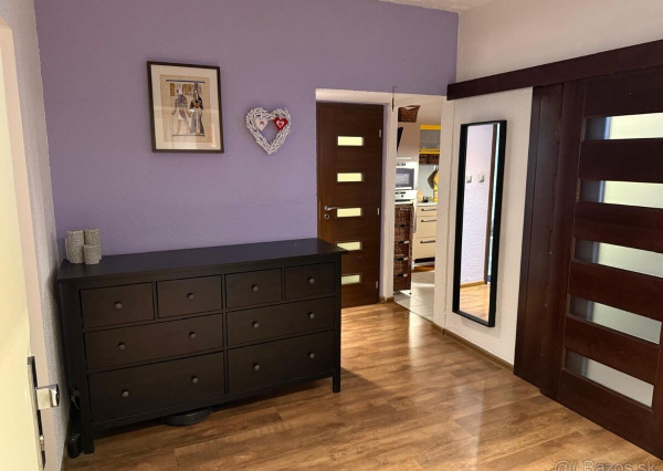 Predám útulný 3‑izbový byt s krásnym výhľadom – Považská Bystrica, sídlisko Rozkvet