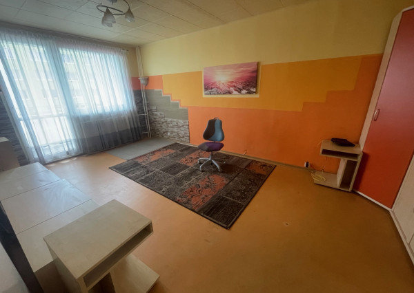 Na prenájom 4-izbový byt, ul. Scherera, Piešťany