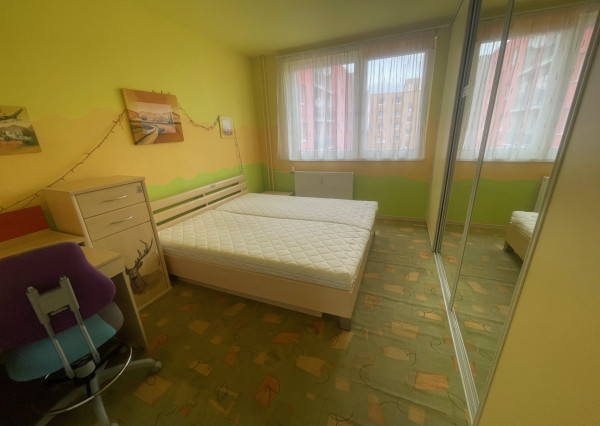 Na prenájom 4-izbový byt, ul. Scherera, Piešťany