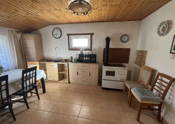 *Pripravujeme* 2-izbový rodinný domček na Banke