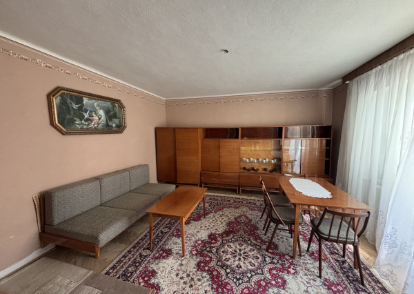 Štýlové bývanie v prestížnej časti Topoľčian - veľký pozemok, tichá ulica a výborný stav