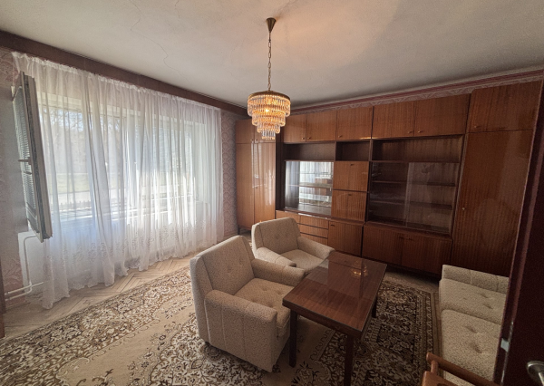 Štýlové bývanie v prestížnej časti Topoľčian - veľký pozemok, tichá ulica a výborný stav