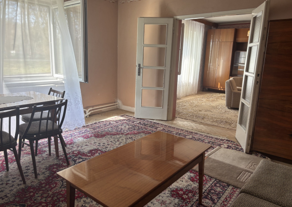 Štýlové bývanie v prestížnej časti Topoľčian - veľký pozemok, tichá ulica a výborný stav