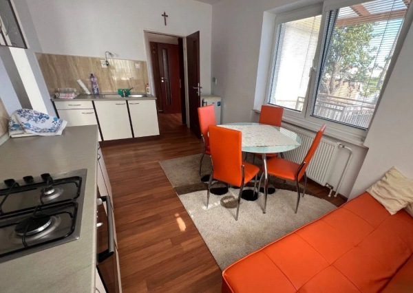 Štýlové bývanie v prestížnej časti Topoľčian - veľký pozemok, tichá ulica a výborný stav