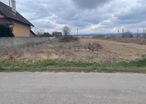Na predaj stavebný pozemok 1300m2, Horná Streda