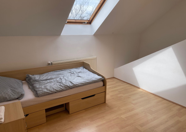 Na prenájom rodinný dom s parkovaním, Ratnovce