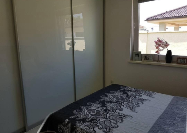 Moderný 4‑izbový RD v Moravanoch n/V – kompletne zariadený, 5 min od Piešťan