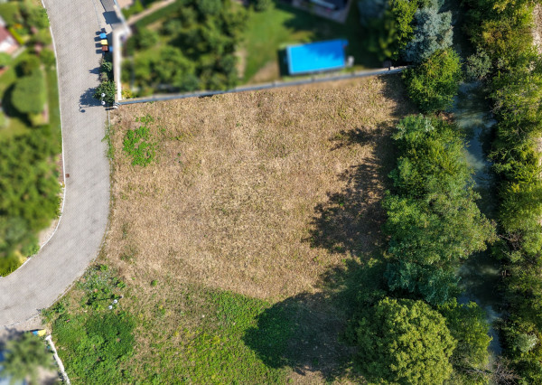 Pozemok 1 345 m² na predaj | Sĺňava II, Banka pri Piešťanoch