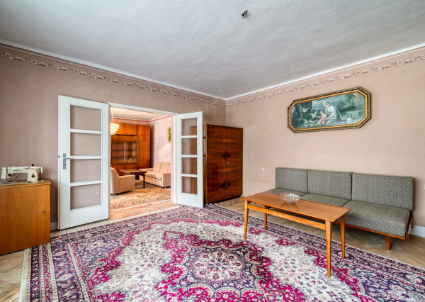 Rodinný dom s garážou, ideálnym pozemkom a potenciálom podkrovia