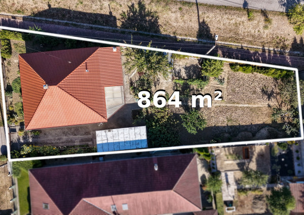 Rodinný dom s garážou, ideálnym pozemkom a potenciálom podkrovia