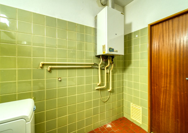 Veľký 3-izbový byt s loggiou, balkónom, garážou a záhradkou