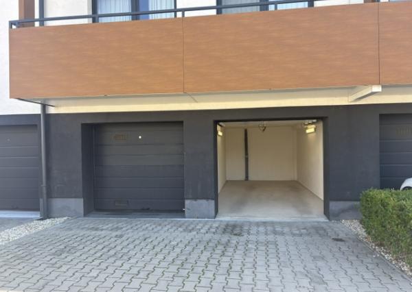 Na prenájom garáž + parkovacie státie v centre Piešťan