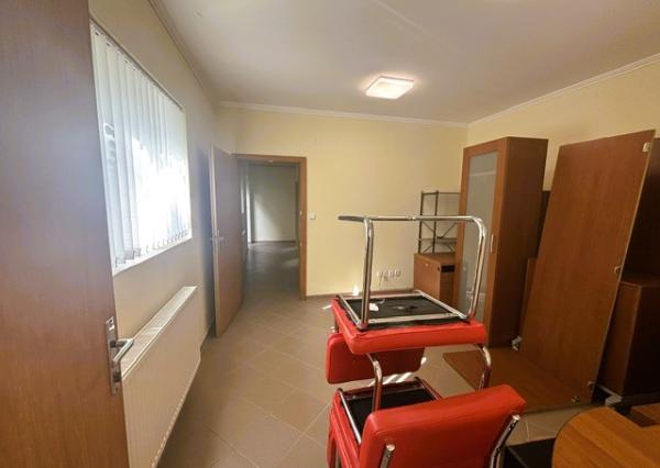 PRENÁJOM pre služby či ordináciu v centre Piešťan pri AUPARKU