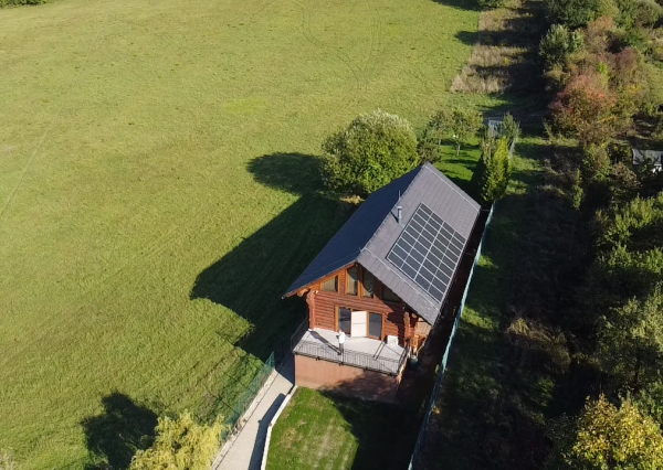 Moderný ZRUB s veľkorysým pozemkom a 10 kW fotovoltikou – len 8 minút od Žiliny (Stráňavy)