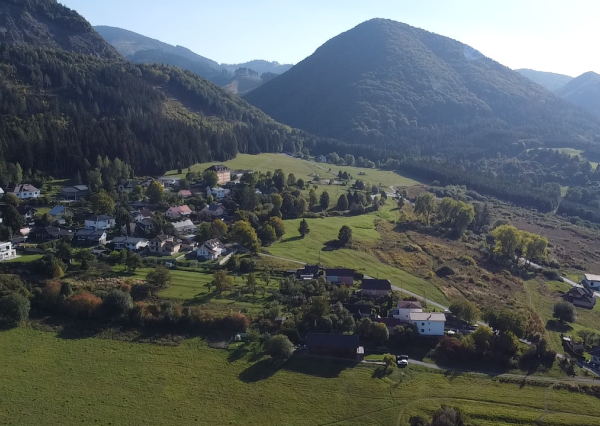 Moderný ZRUB s veľkorysým pozemkom a 10 kW fotovoltikou – len 8 minút od Žiliny (Stráňavy)