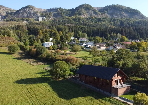 Moderný ZRUB s veľkorysým pozemkom a 10 kW fotovoltikou – len 8 minút od Žiliny (Stráňavy)