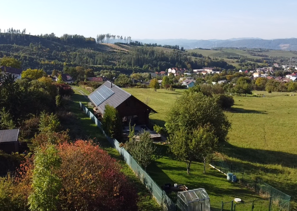 Moderný ZRUB s veľkorysým pozemkom a 10 kW fotovoltikou – len 8 minút od Žiliny (Stráňavy)