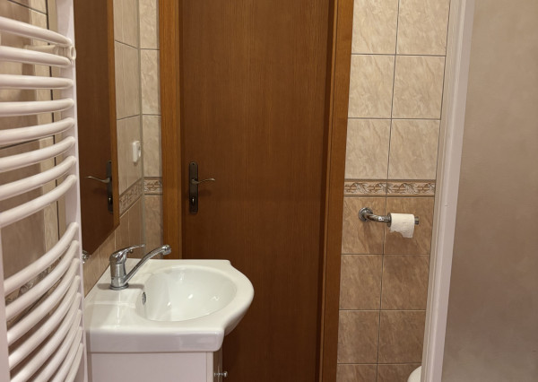 Prenájom obchodno/kancelárskeho priestoru s parkovaním v centre Piešťan