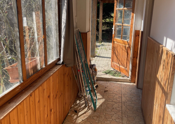 Dva rodinné domy, pozemky 2 004 m² - Ratnovce pri Piešťanoch