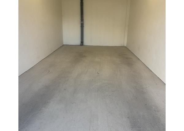 Na prenájom garáž + parkovacie státie v centre Piešťan
