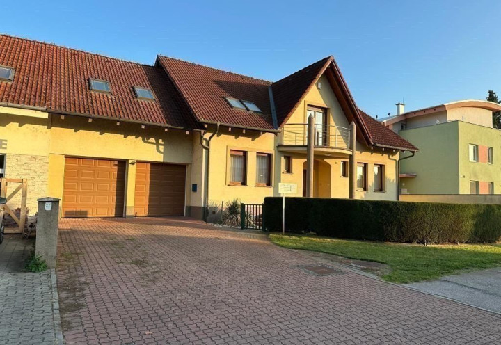 *TOP PONUKA* 7i RD vhodný aj ako sídlo firmy v exkluzívnej lokalite Piešťan