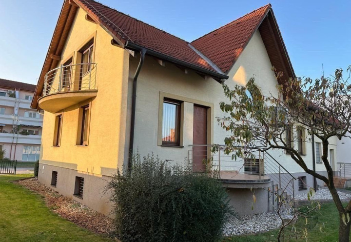 *TOP PONUKA* 7i RD vhodný aj ako sídlo firmy v exkluzívnej lokalite Piešťan