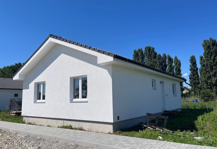UŽ IBA 1 !  Na predaj  novostavba RD, Dubovany