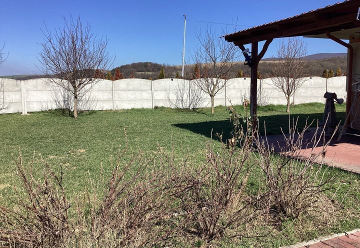 *NOVÁ CENA* 4-izbový RD s potenciálom ďaľšieho 3i domčeka na prenájom