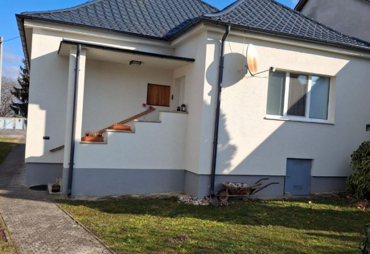 *Na predaj* 4i RD v obci Banka pri Piešťanoch