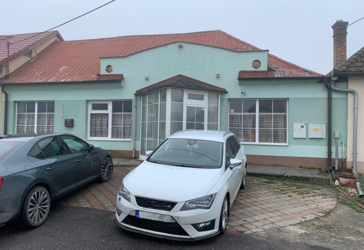 Flexibilný komerčný objekt obec Podolie, hala, veľký pozemok - výborná investícia s potenciálom