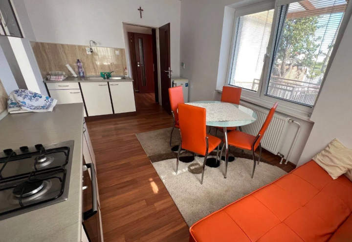 Štýlové bývanie v prestížnej časti Topoľčian - veľký pozemok, tichá ulica a výborný stav