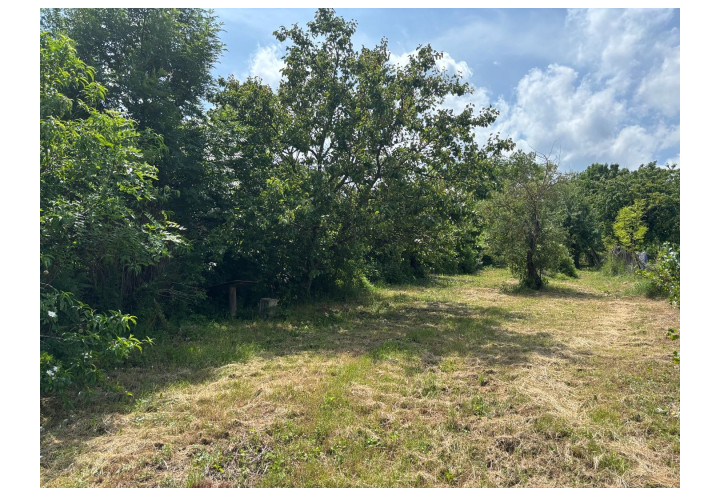 *Na predaj* záhrada v centre obce Šterusy