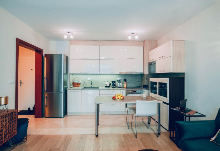 Luxusný dizajnový byt s výhľadom na mesto a rieku – CENTROOM Piešťany