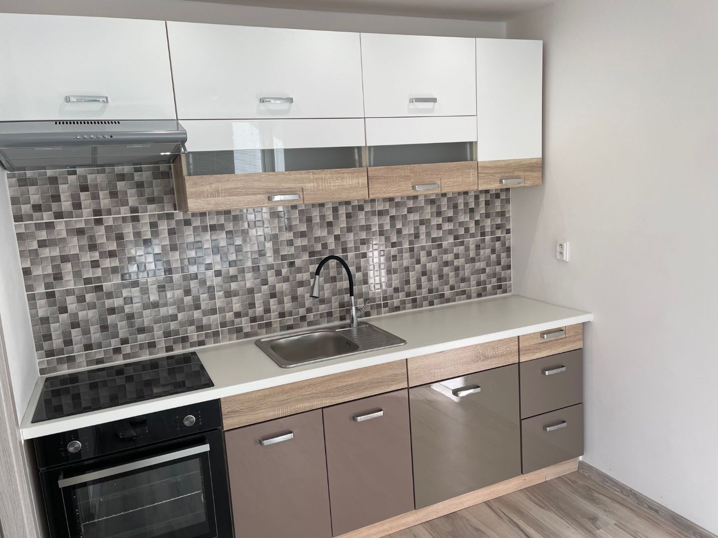 Na prenájom 3-izbový byt pri Kocke,  Piešťany