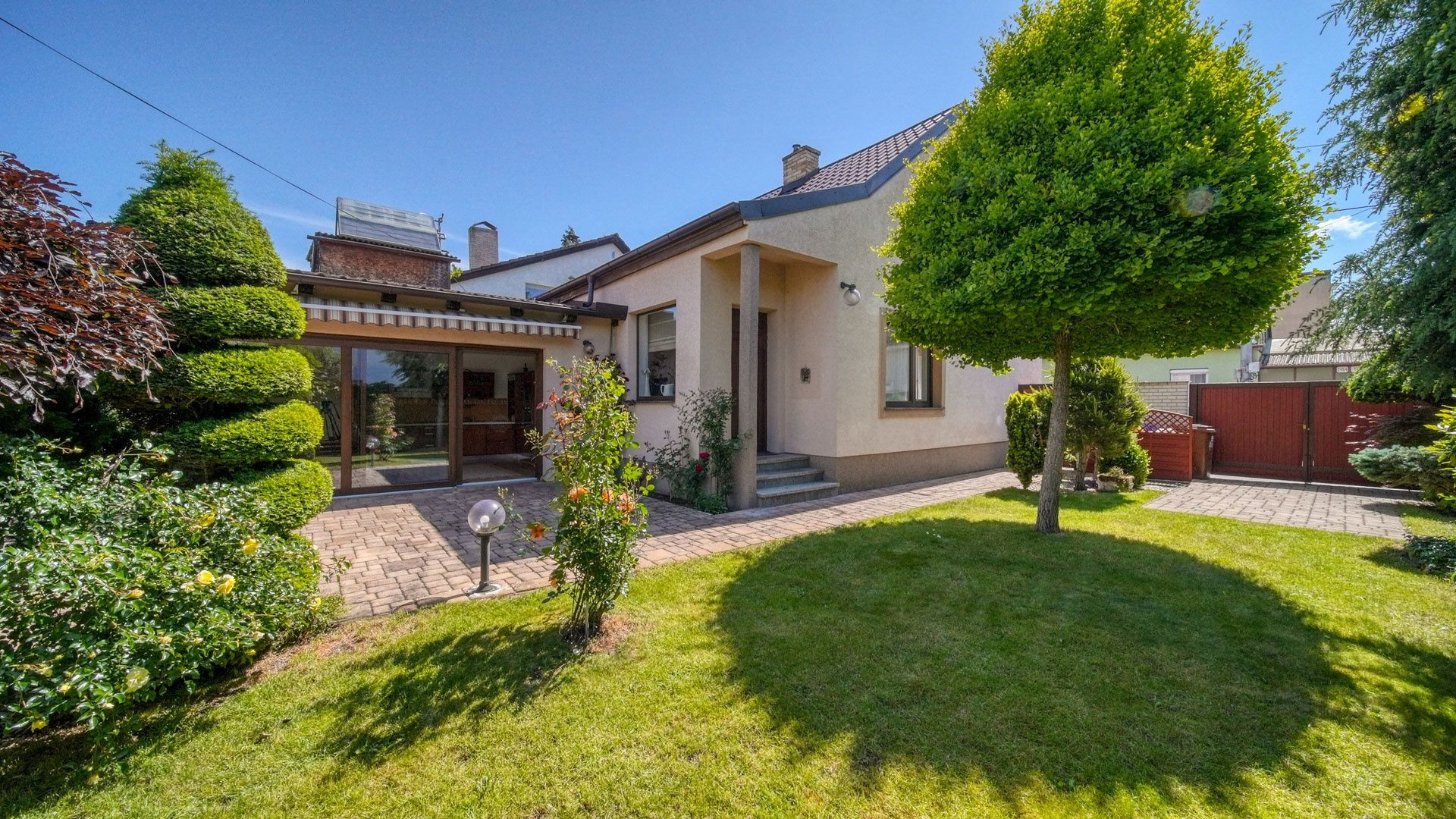 *PREDANÉ* 3-izbový dom – komfort, pokoj a nádherná záhrada