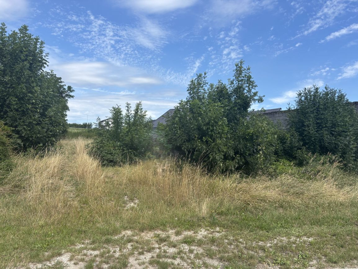 Pozemok na výstavbu RD v srdci obce Veľké Kostoľany