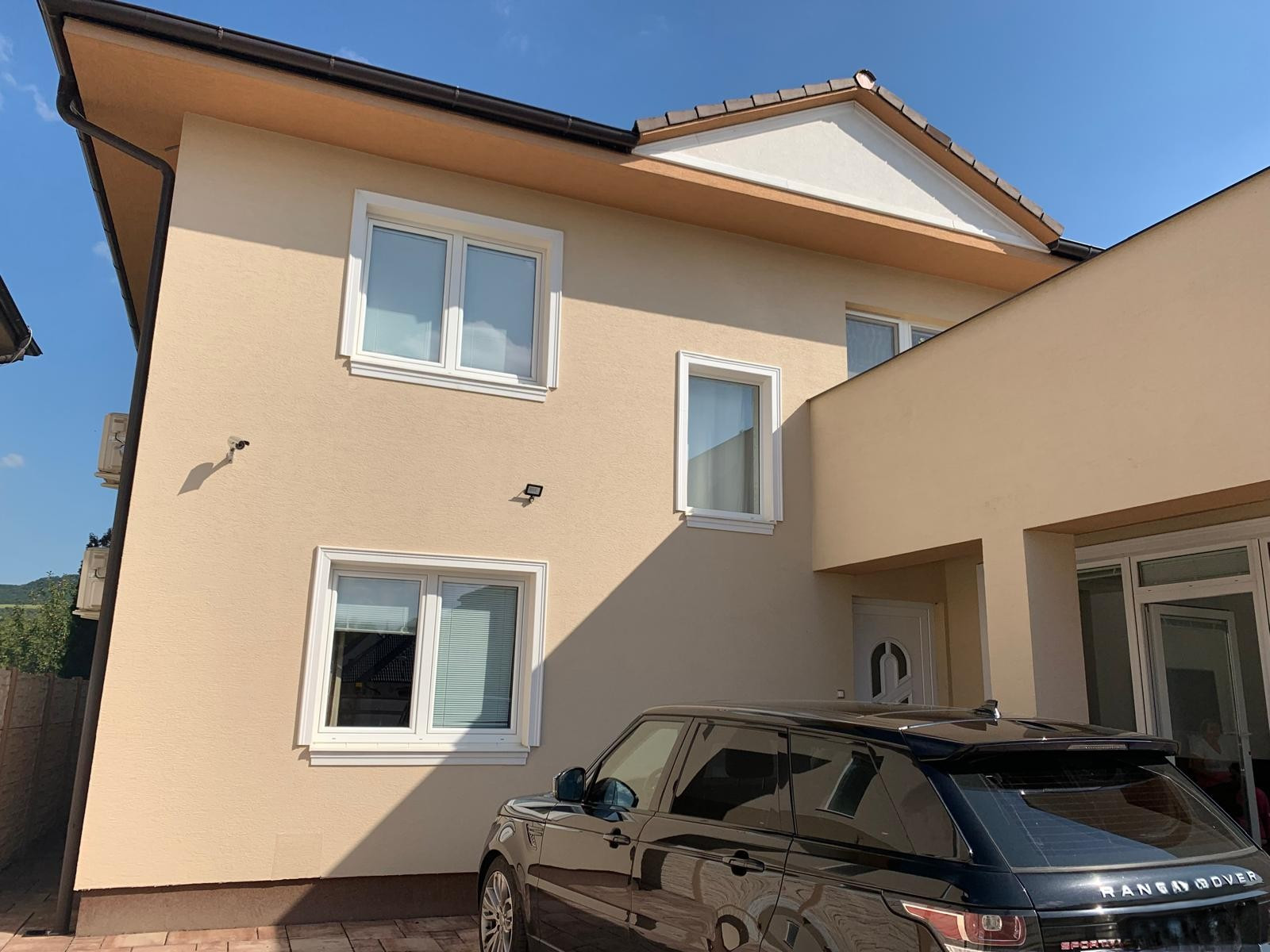 *NOVÁ CENA* rodinný dom s dušou* – 7 izieb, terasa, súkromie