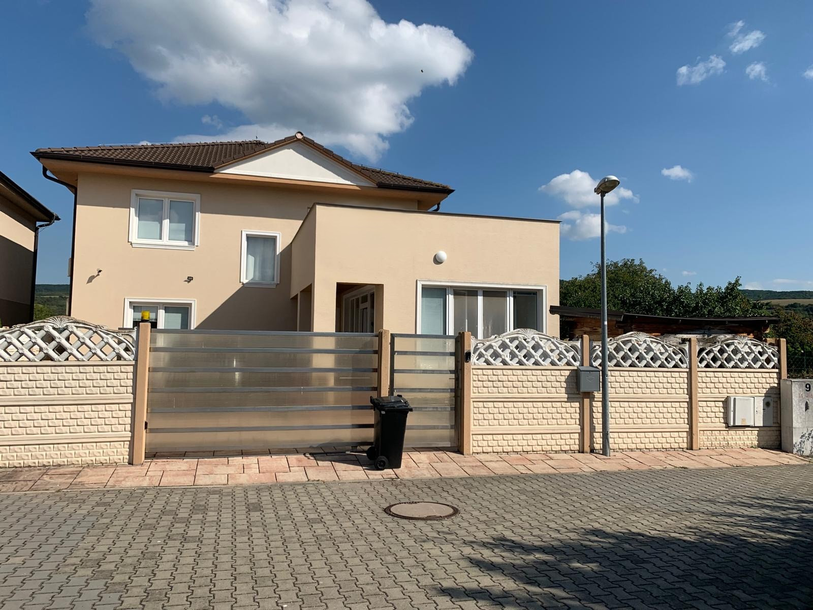 *NOVÁ CENA* rodinný dom s dušou* – 7 izieb, terasa, súkromie