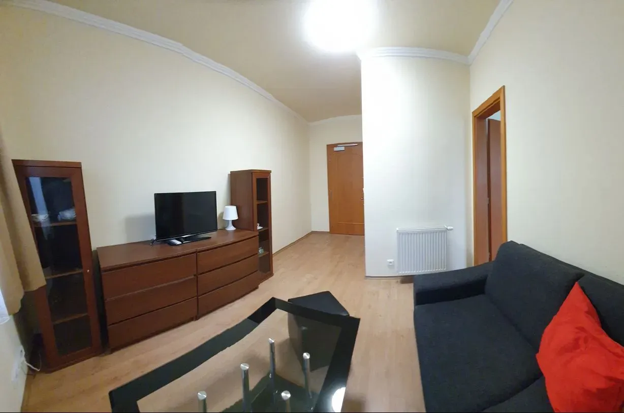 Prenájom obchodno/kancelárskeho priestoru s parkovaním v centre Piešťan