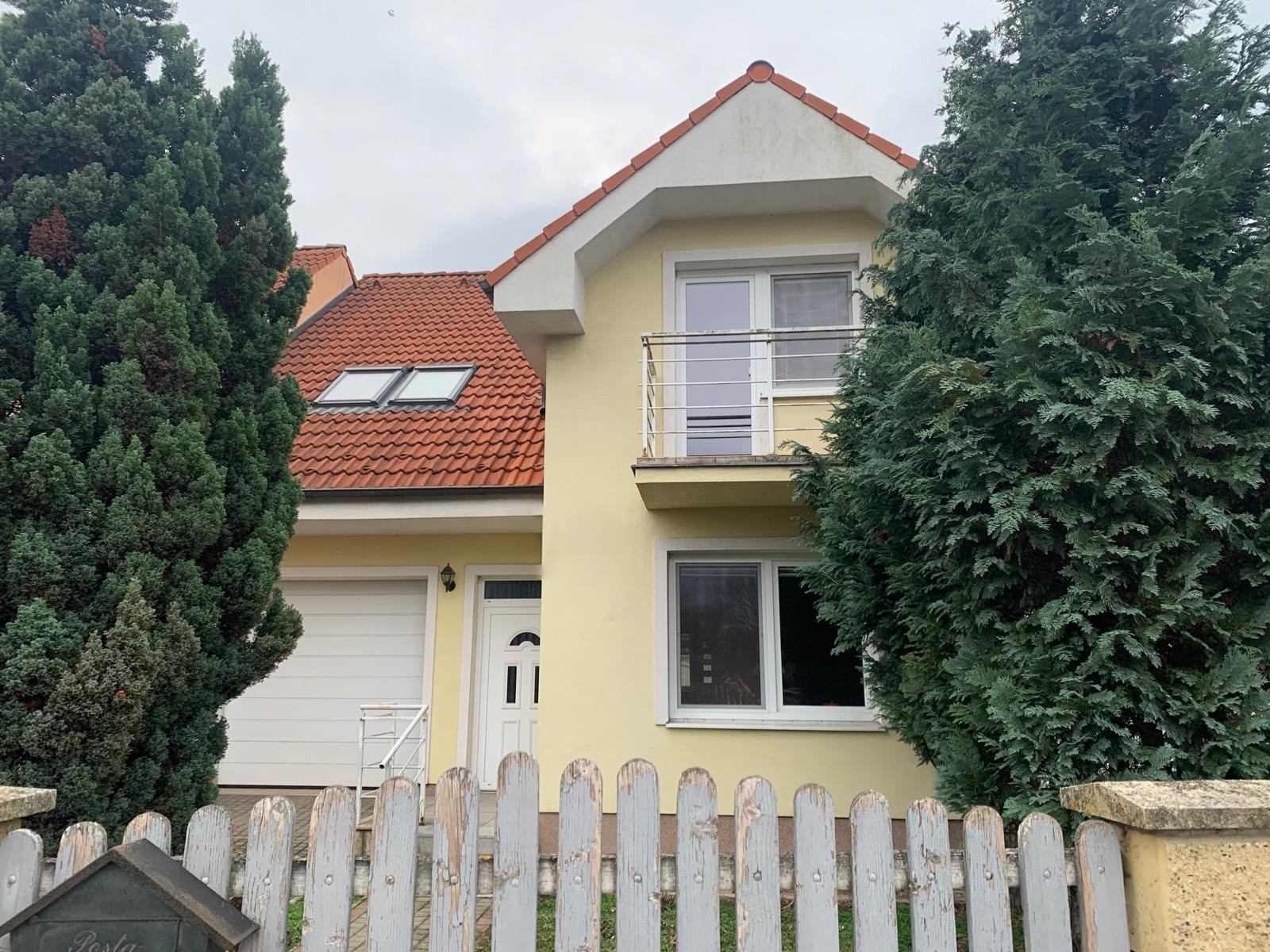 Rodinný dom Piešťany, Pod Párovcami – 4 izby, záhrada, výťah a garáž