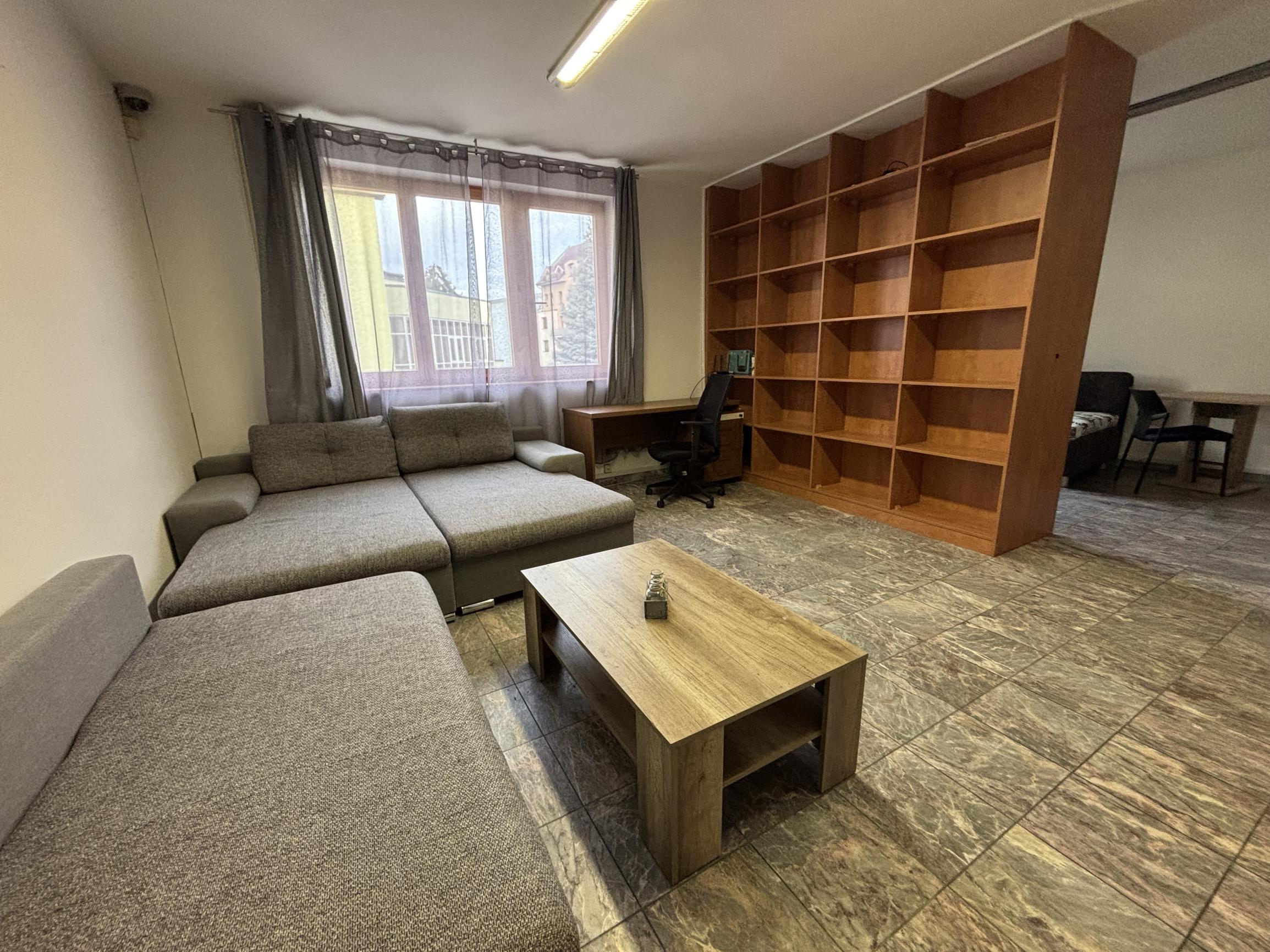 *Na prenájom* 2-izbový byt v centre Piešťan