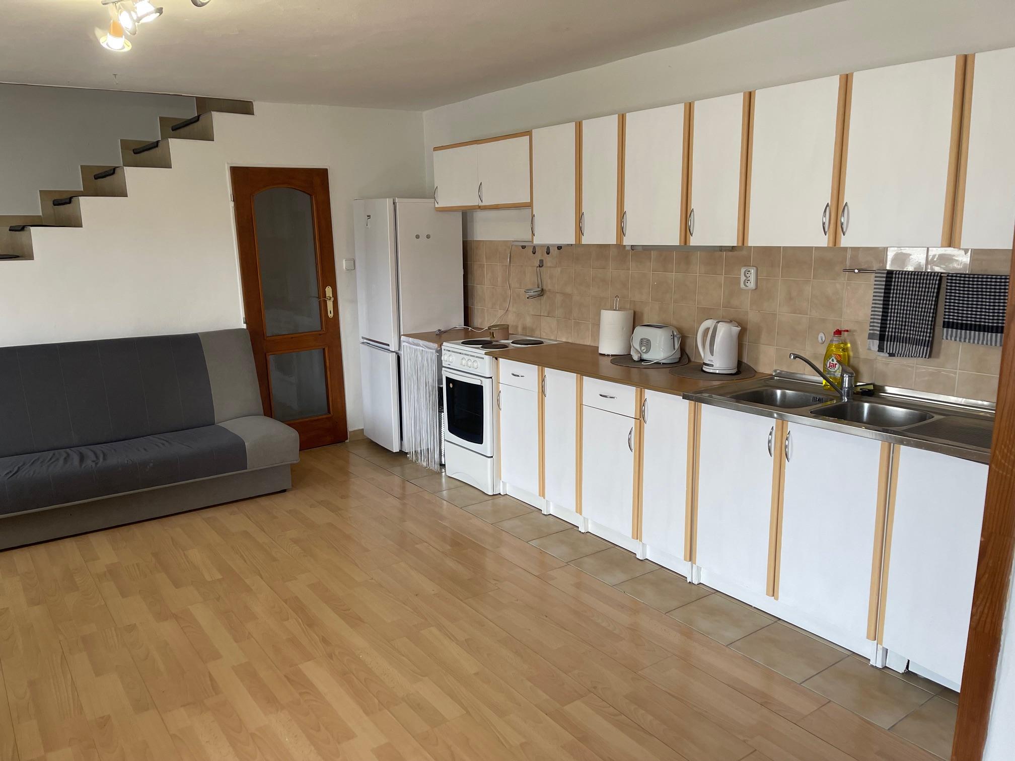 Na prenájom rodinný dom s parkovaním, Ratnovce